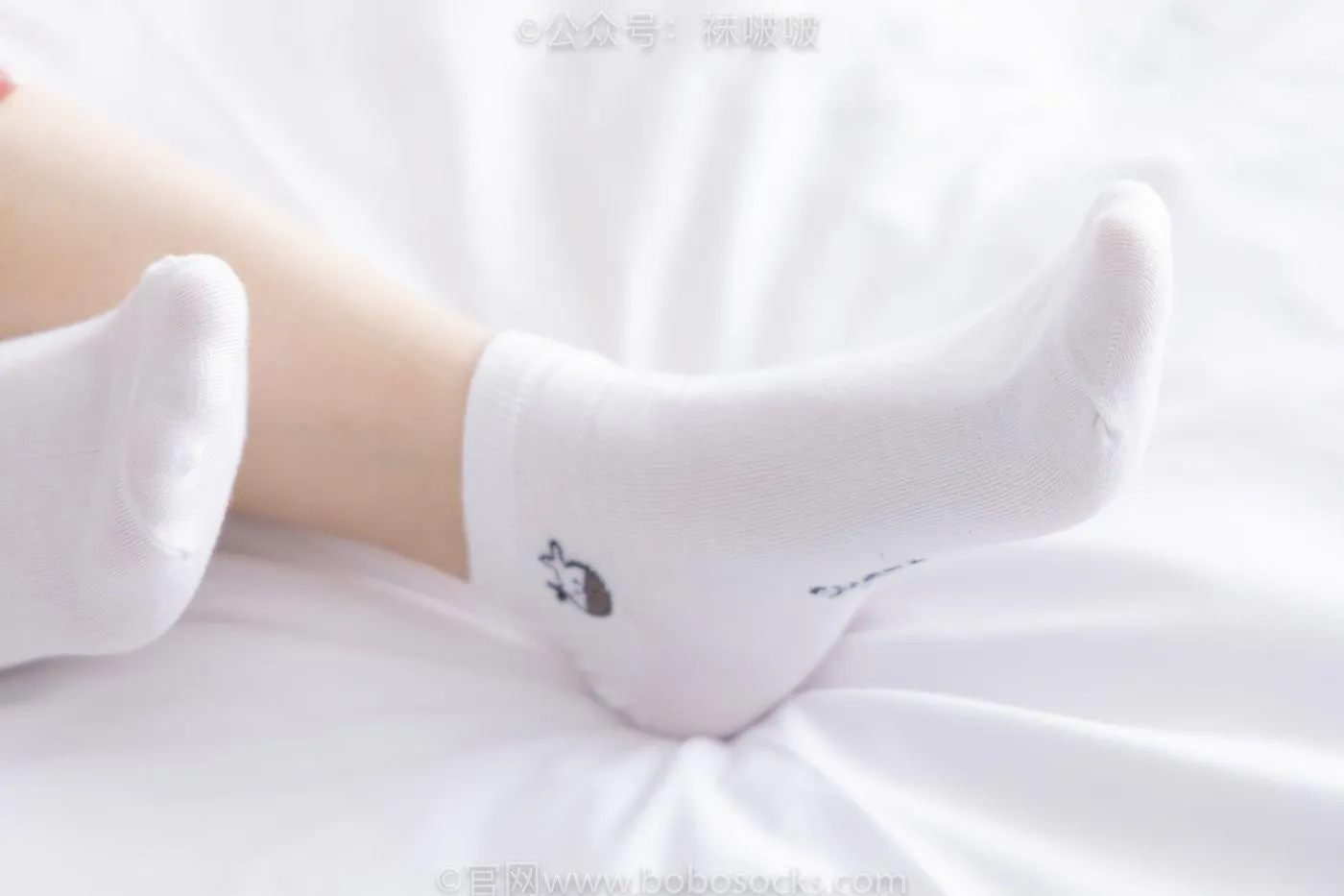 [BoBoSocks袜啵啵]NO.036 菠萝-帆布鞋、白棉袜、裸足 [138P]插图1